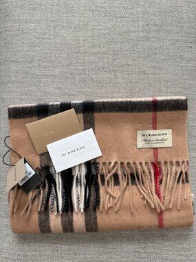 NWT Burberry Classic Cashmere Scarf